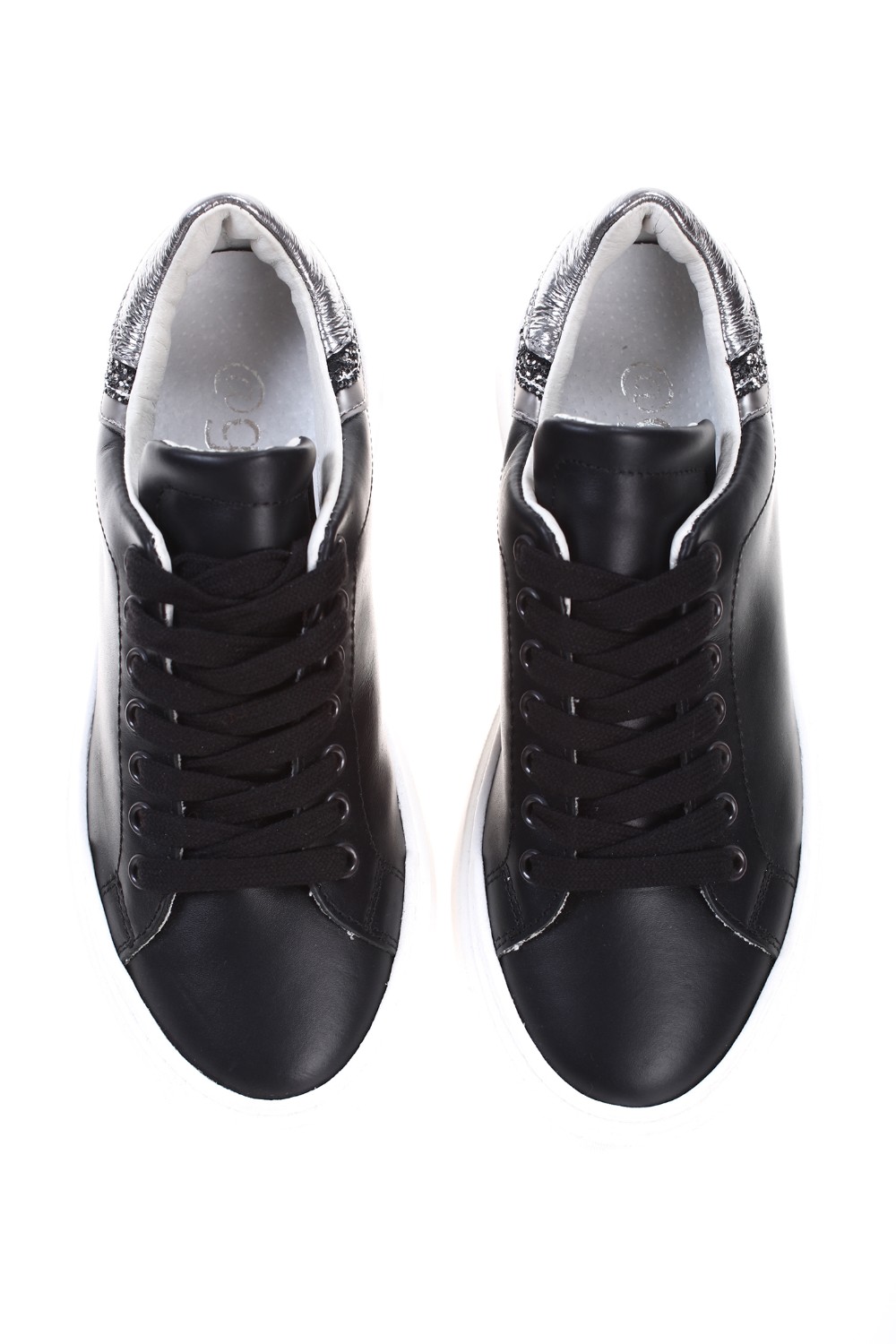 shop @GO Saldi Scarpe: @GO scarpa " Galaxy " nero in pelle.
Glitter sulla parte posteriore.
Suola bianca.
Made in Italy.. NON 236SML-N number 1597166
